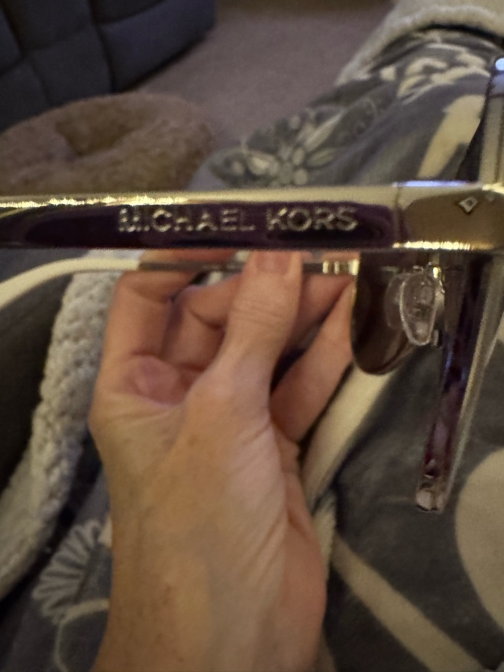 EUC Michael Kors Women's
Chelsea aviator sunglasses (model
MK5004) - Picture 8 of 10